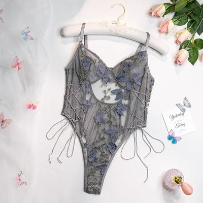 Céline - Broderet sommerfugle bodysuit