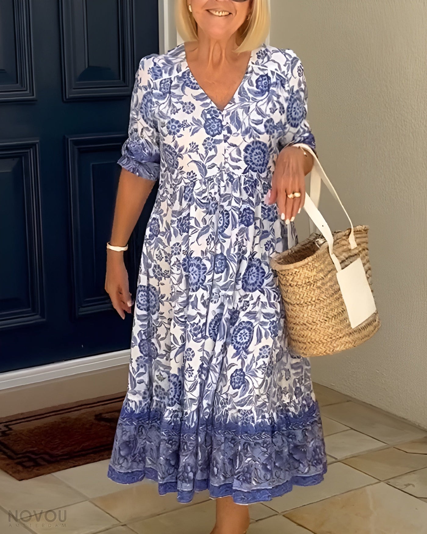 Trine - V-hals blomstret midikjole